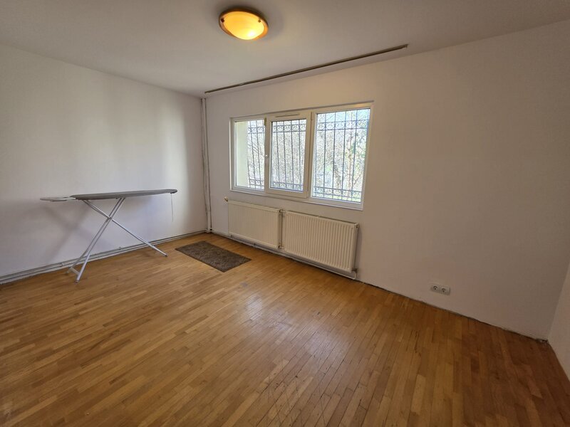 Titan- parcul Titanii- policlinica