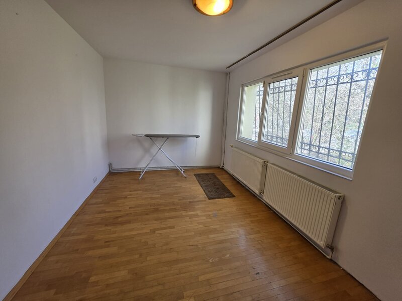 Titan- parcul Titanii- policlinica