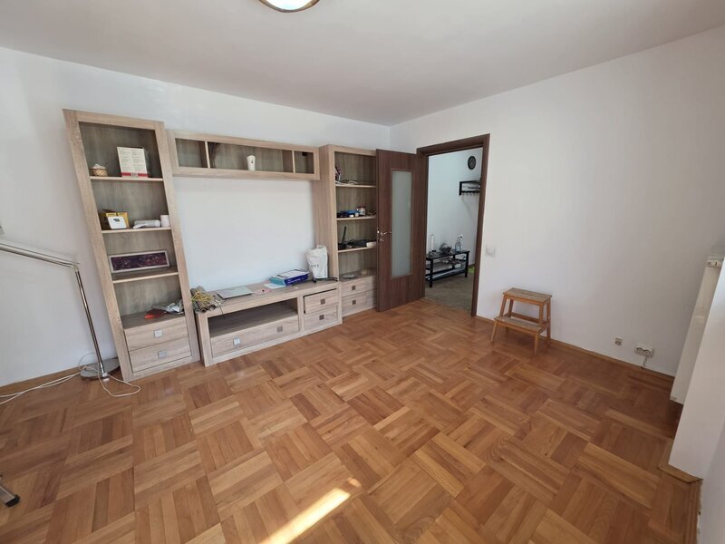 Titan- parcul Titanii- policlinica