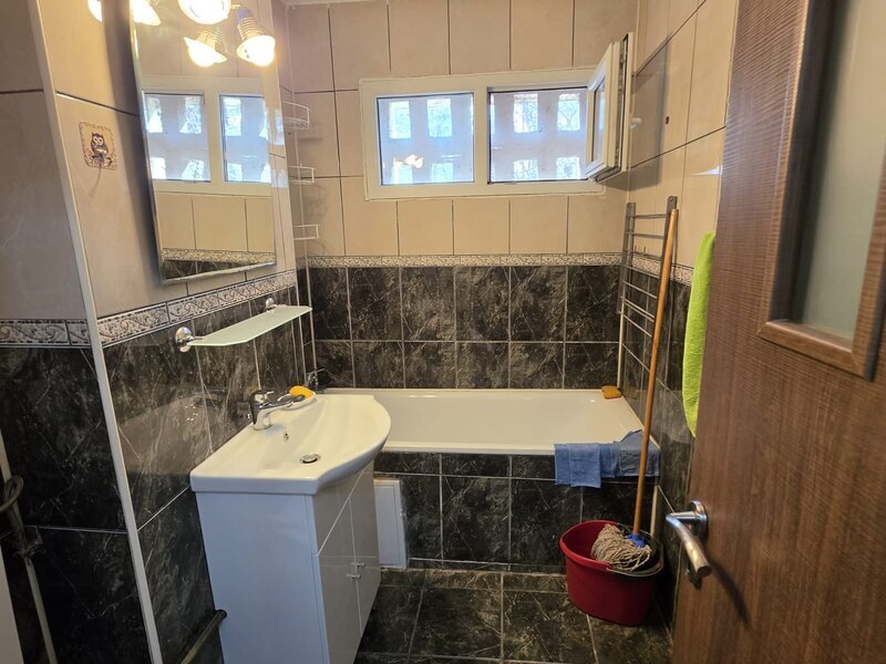 Titan- parcul Titanii- policlinica